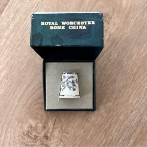 Vintage Royal Worcester England Thimble Bone China‎ Pigeon & Leave Original Box